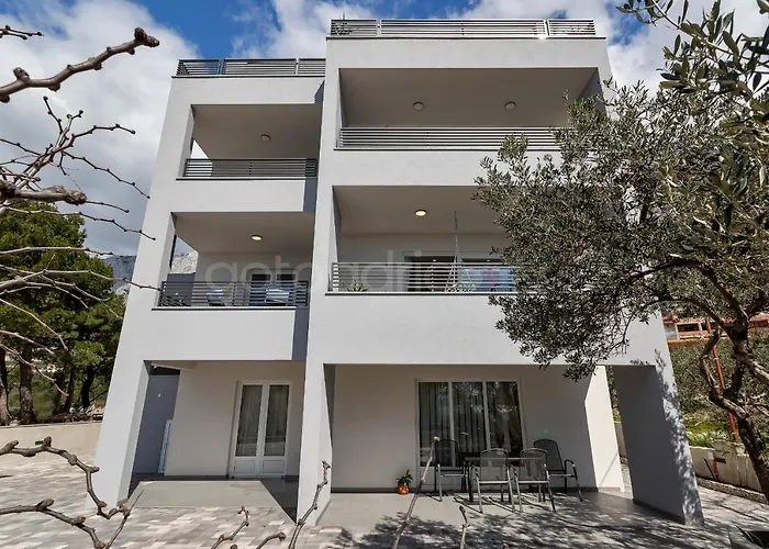 Penthouse With Panoramic View Ally Макарска