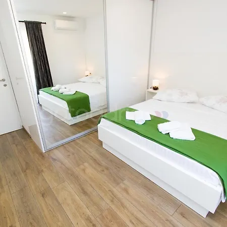 Penthouse With Panoramic View Ally * ماكارسكا