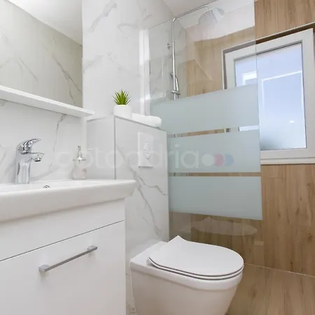 Penthouse With Panoramic View Ally ماكارسكا