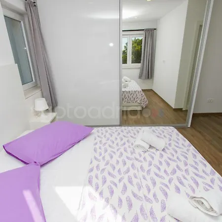 Penthouse With Panoramic View Ally Apartman Makarska